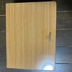 OMEGA木製腕時計ケースの画像