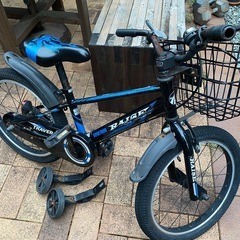 子供用自転車　補助輪付きの画像
