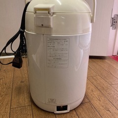 電気ポットの画像