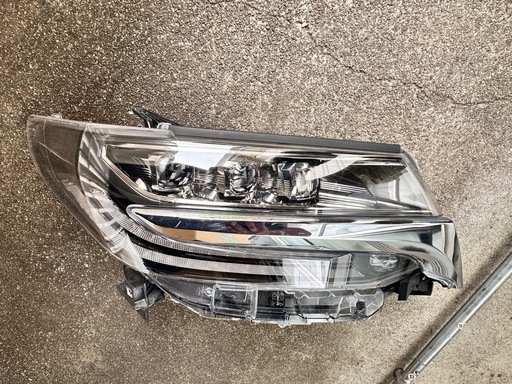 30系 アルファード 右ヘッドライト アルファード 30系 後期 LEDヘッド