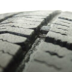 ブリヂストン ブリザック VRX2 225/60R17 スタッドレス タイヤ 17インチ 2018年製造 4本の画像