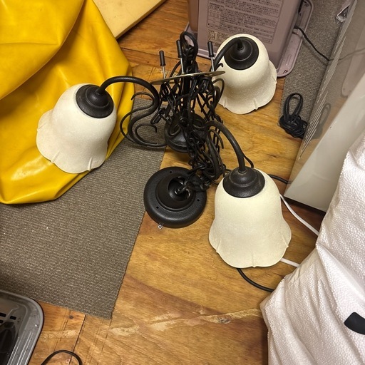 クラッシックスタイル3灯シャンデリア　オーデリックシャンデリア　照明　ライト