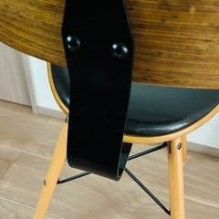 無料！カフェ風ダイニングチェアの画像
