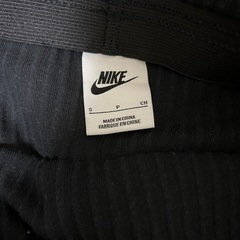 Nike スリットスカート　Sの画像