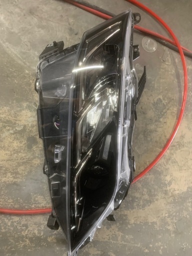 日産 セレナ c27 右ヘッドライト led美品