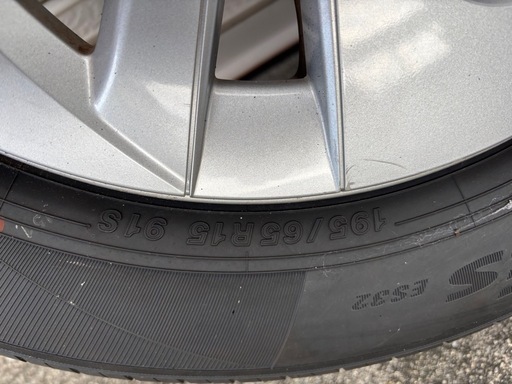 お話中)50プリウス純正15インチタイヤセット