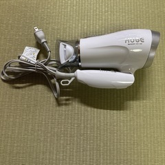 新品マイナスイオンヘアドライヤーの画像