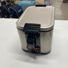 I 2510-310 象印　電気フライヤー　あげあげEFK-A10型　2017年製　通電確認済み　中古の画像