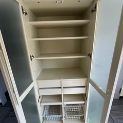 食器棚の画像