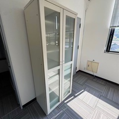 食器棚の画像