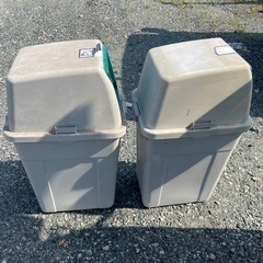 自動販売機　
ゴミ箱の画像