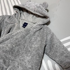 70cm babyGap フード付きアウターの画像