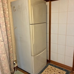 日立　冷凍冷蔵庫　高さ170センチ　かなりの重量があります。の画像