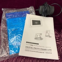 美原店 デジタル フォトフレーム ライト 付属品付き　7インチ液晶の画像