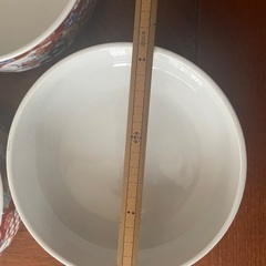 3段蓋付き食器の画像