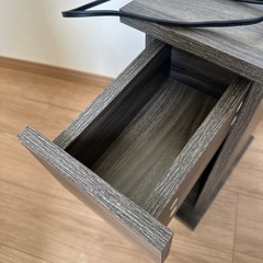 組立済み サイドテーブルの画像