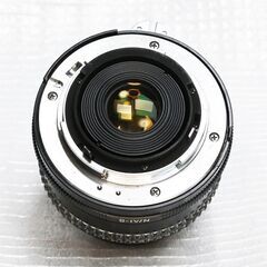 コシナ製ニコンFマウント24mmF2.8マニュアルフォーカスレンズの画像