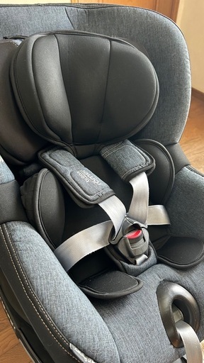 Britax Römer DUALFIX i-SIZE チャイルドシート (決定しました)