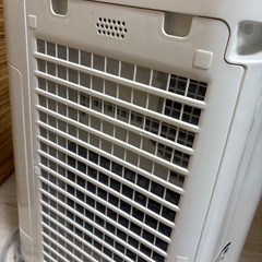 シャープ　SHARP 空気清浄機　KC-F70の画像