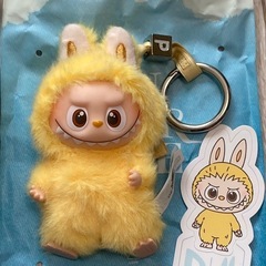ラブブ LABUBU イニシャル 「 P 」の画像