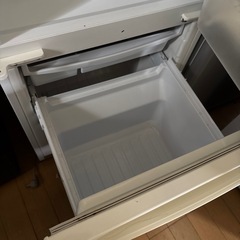 シャープ冷蔵庫　の画像