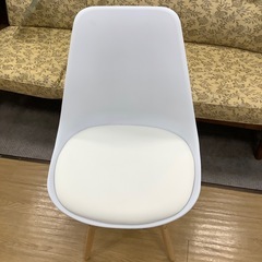 【軽トラ貸し出し無料！配送可！】ホワイト×ナチュラルチェア　入荷しました！の画像