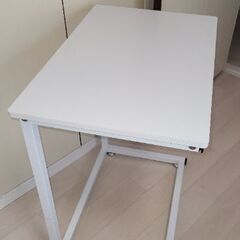 サイドテーブル、デスク 机 ベッド用（約高さ60cm）の画像