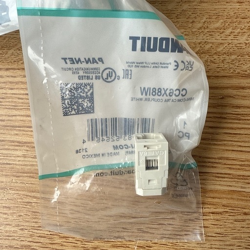 Panduit CC6X88IW LANケーブルコネクタ ホワイト 10個 Panduit CC6X88IW LANケーブルコネクタ ホワイト 最新 10個