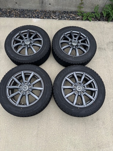 トヨタ　ヴォクシーZS煌2前期に使用　シートカバー、コンソールボックス、スタッドレスタイヤセット売り