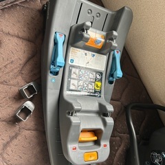 Joie juva新生児用チャイルドシートとI-anchorFIXベース　2点セットの画像