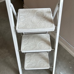 降りたたみ式ステップ脚立の画像