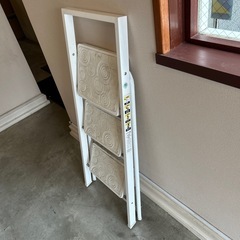 降りたたみ式ステップ脚立の画像