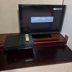 東芝ハイビジョン、レコーダー　lRD-S304k リモコン付きと東芝REGZA32型テレビ の画像
