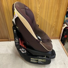Combi コンビ ゼウスターンEG ブラウン チャイルドシートの画像
