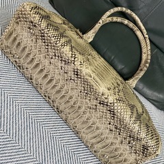 ショルダーバッグ　新品未使用　クロコダイル柄の画像