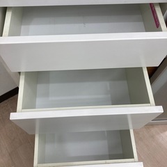 縦型スライド式食器棚をご紹介しますの画像