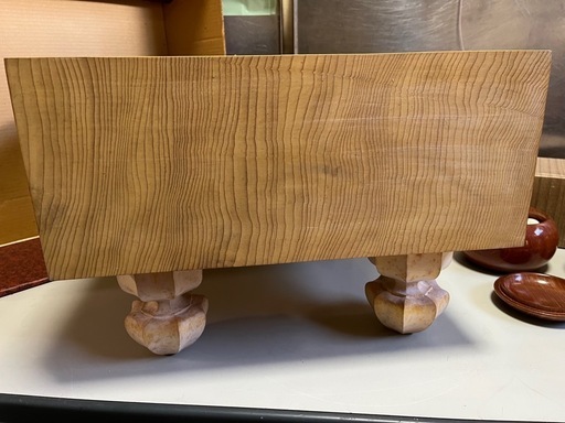 囲碁 碁盤 新榧 脚付盤 六寸 60号 板目 天地柾目盤 厚み17.8cm