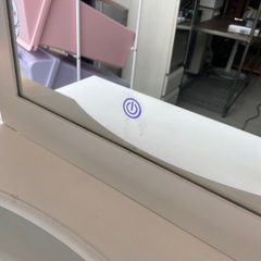 ライト付きドレッサー キズ汚れありの画像