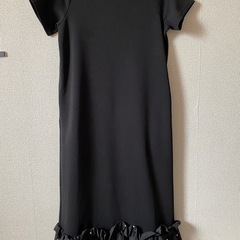 裾パールフリルワンピースの画像