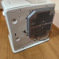 21年製／石油ファンヒーター／ポリタンク2こ付き／灯油若干入ってますの画像