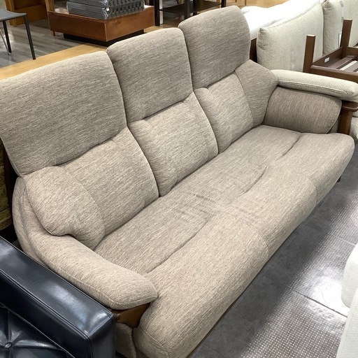 【軽トラ貸し出し無料！配送可！】ニトリ　3人掛けソファー入荷しました！