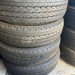 タイヤ　BRIDGESTONE V600 LIGHT TRUCK 195/80 R15 107.105L 2021年製 夏タイヤ　4本の画像
