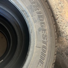 タイヤ　BRIDGESTONE V600 LIGHT TRUCK 195/80 R15 107.105L 2021年製 夏タイヤ　4本の画像