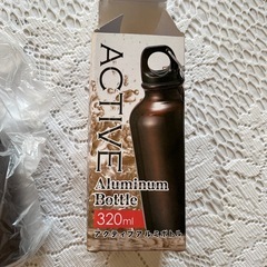 新品⭐︎ アクティブアルミボトル　320㎖　カラビナ付きの画像