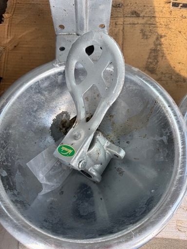 家畜用ウォーターカップ