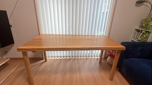 天然木一枚板のダイニングテーブル