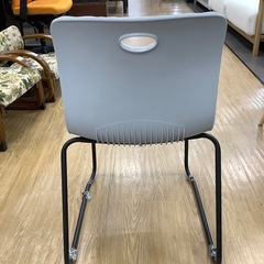 【軽トラ貸し出し無料！配送可！】スタッキングチェアーグレー　入荷しました！の画像