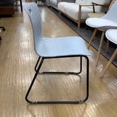 【軽トラ貸し出し無料！配送可！】スタッキングチェアーグレー　入荷しました！の画像