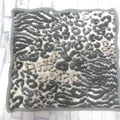 ( M-952 )FEILER フェイラータオルハンカチ　グレー ヒョウ柄風 22×23cm 中古の画像
