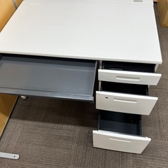 KOKUYO コクヨ 片袖デスク 事務机 SDP-TKN12-SAW ホワイト 引き出し 収納 配線口 シンプル パソコンデスク オフィス家具 ③の画像